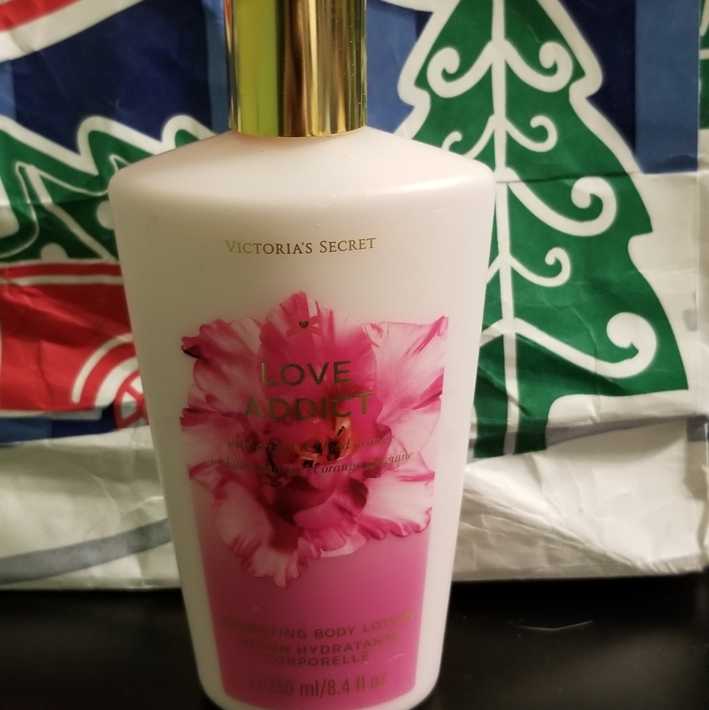 Victoria's Secret Lotion Love Addict